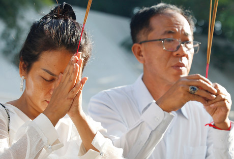 Cambodian People Pray During Ceremony Choeung Editorial Stock Photo