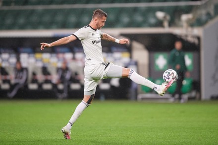 COUNT imágenes de Legia Warszawa v Qarabag FK UEFA Europa League