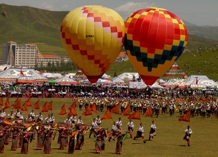 Tibetans Dressed Ceremonial Costumes Perform Years Editorial Stock