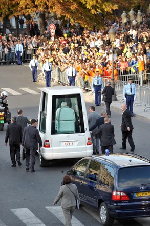 Pope Benedict Xvi Arrives Cathedral Notredame Editorial Stock Photo