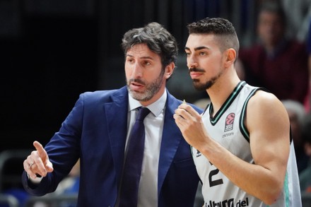 Valencias Head Coach Alex Mumbru L Editorial Stock Photo Stock Image