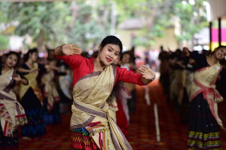 Girls Perform Traditional Dance Bihu Dance Editorial Stock Photo