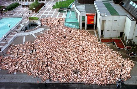 Tunick Takes Photos Of Large Naked Groups Of People Often Lying