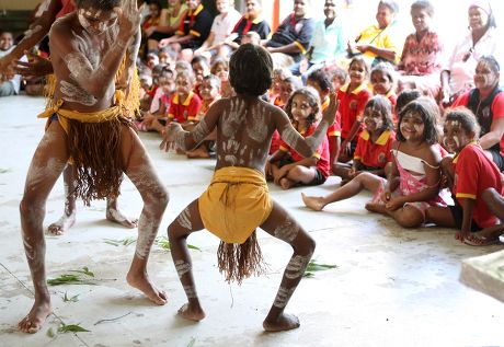 COUNT Australian Government Apologises To The Indigenous Aboriginal