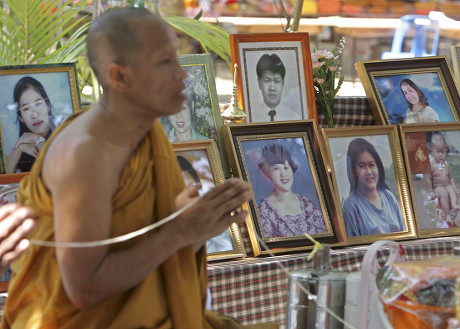 Thai Buddhist Monk Chants Next Photographs Editorial Stock Photo