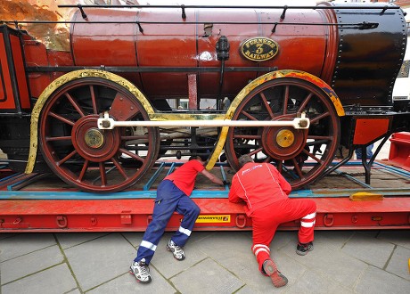 Specialists Unload Historic Steam Engine Old Editorial Stock Photo