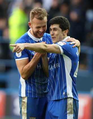 Jordan Rhodes Celebrates Fernando Forestieri Sheffield Editorial Stock