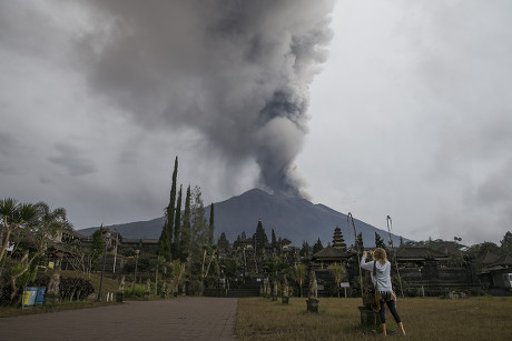 COUNT Mount Agung Eruption In Bali Indonesia Karangasem 28 Nov