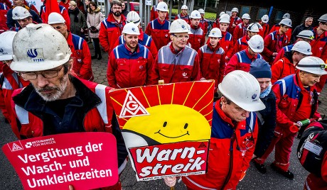 Count Labor Warn Strike By Ig Metall In Wuppertal Hamburg Germany