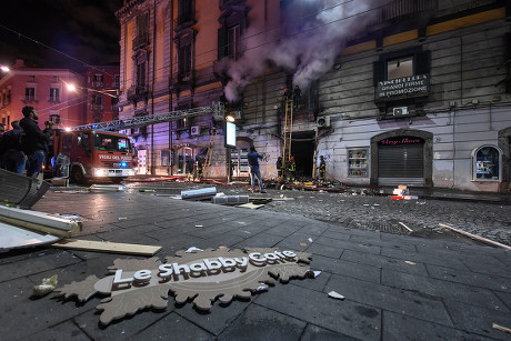 COUNT Fire At The Le Shabby Cafe Bar In Via Toledo Naples Italy