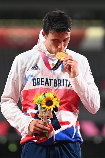 Joseph Choong Gbr Kisses His Gold Editorial Stock Photo Stock Image