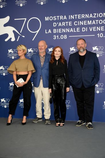 Marina Fois Isabelle Huppert Jeanpaul Salome Foto De Stock De