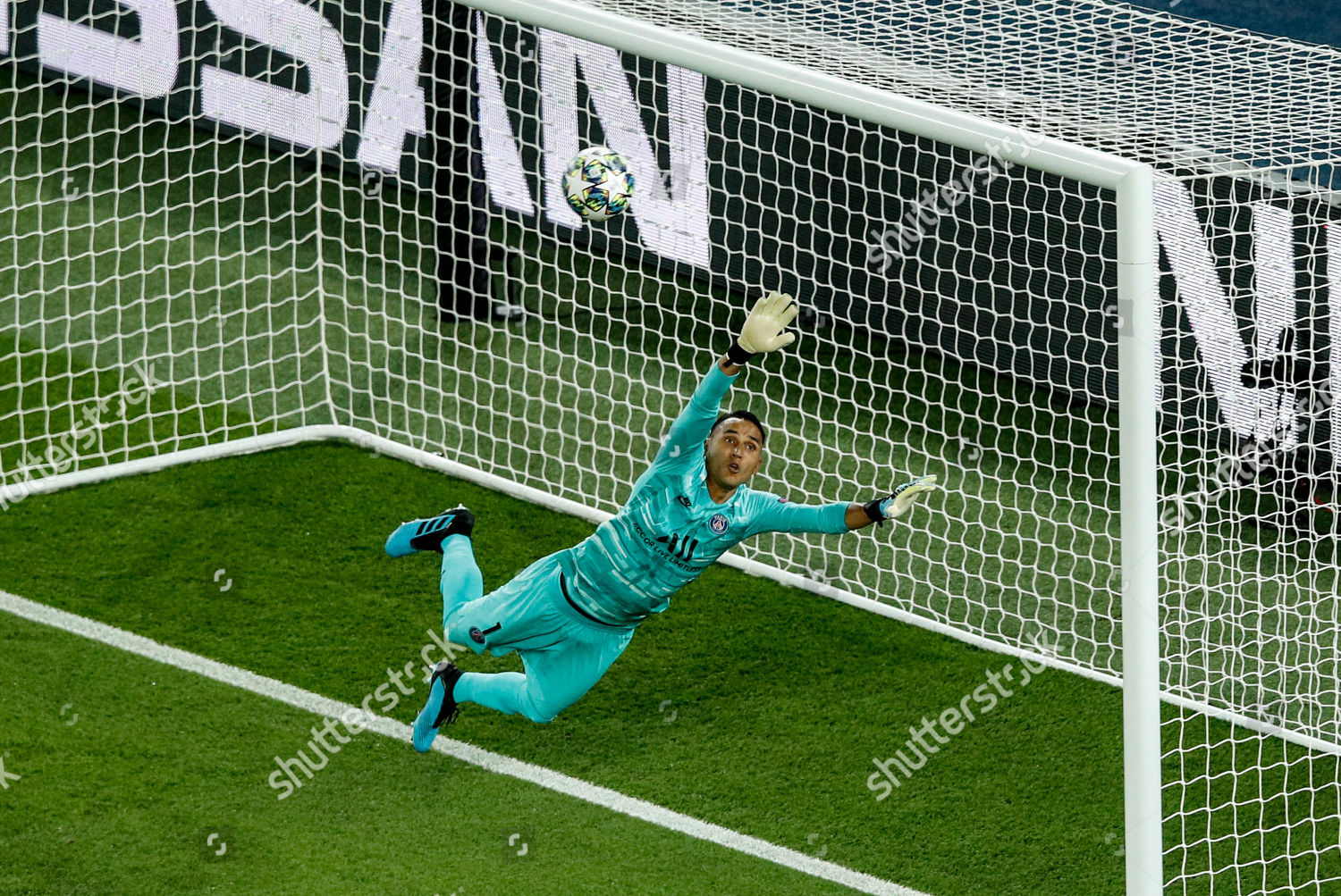 Paris Saintgermains Costa Rican Goalkeeper Keylor Editorial Stock Photo