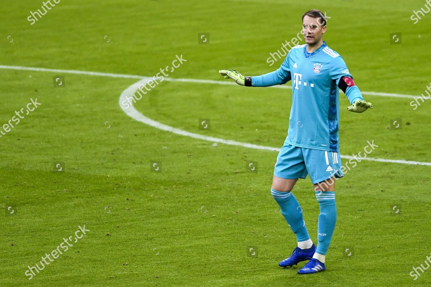 Bayern Munichs Goalkeeper Manuel Neuer Reacts Editorial Stock Photo