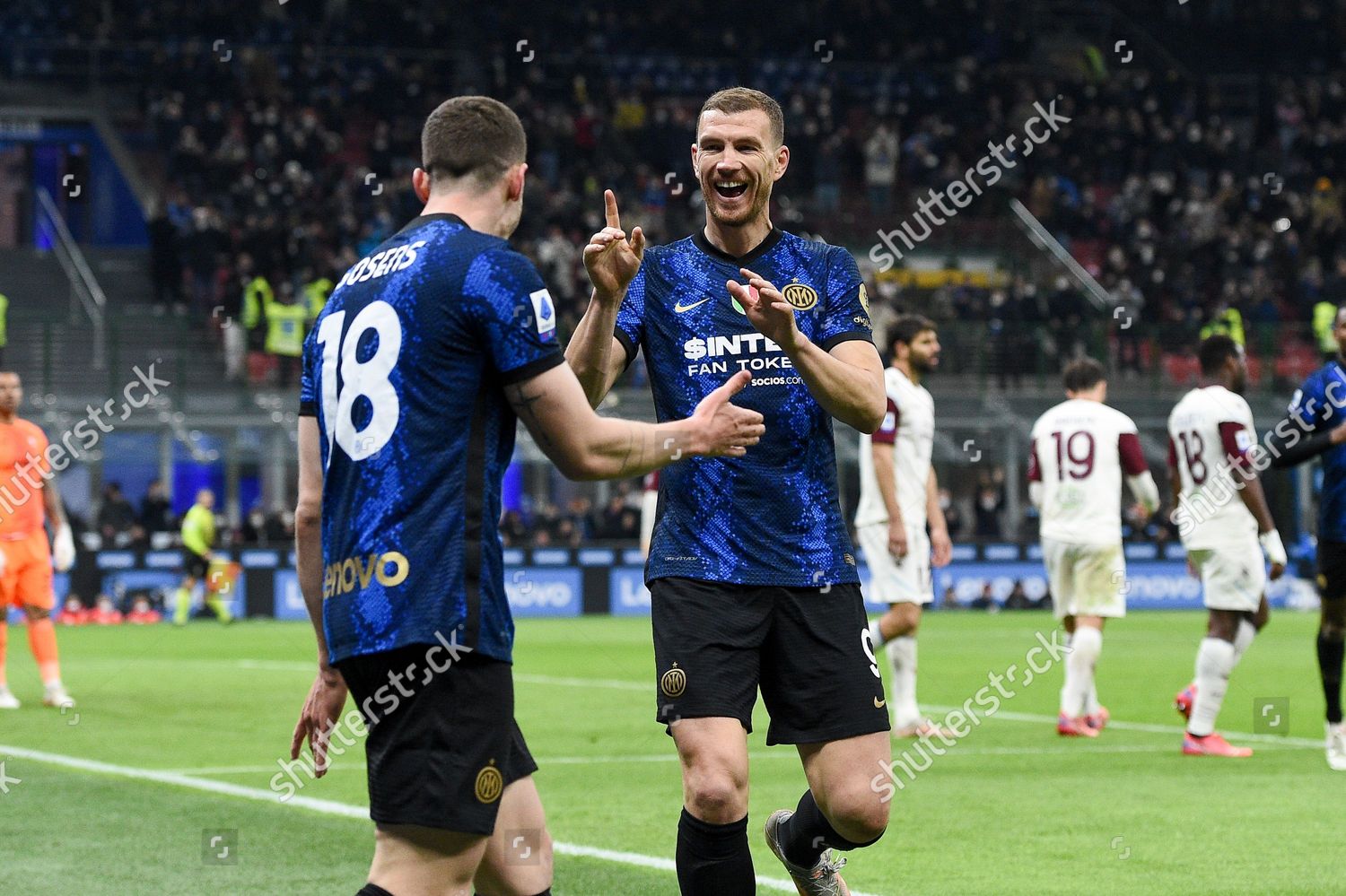 Edin Dzeko Fc Internazionale Celebrates Robin Editorial Stock Photo