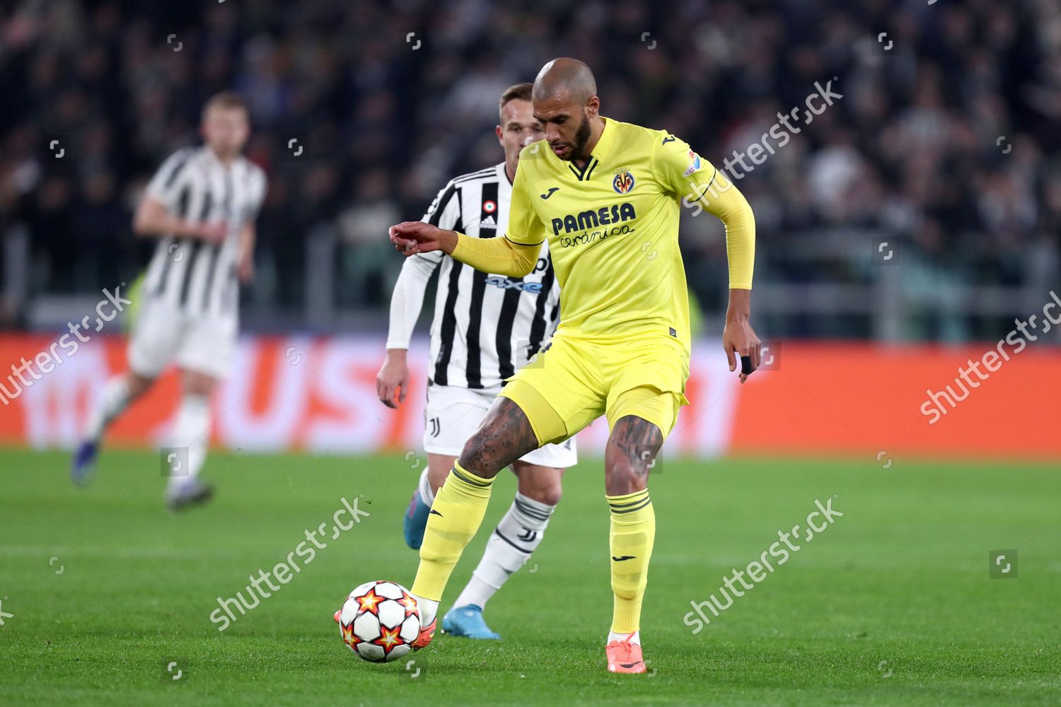 Etienne Capoue Villarreal Cf Controls Ball Editorial Stock Photo