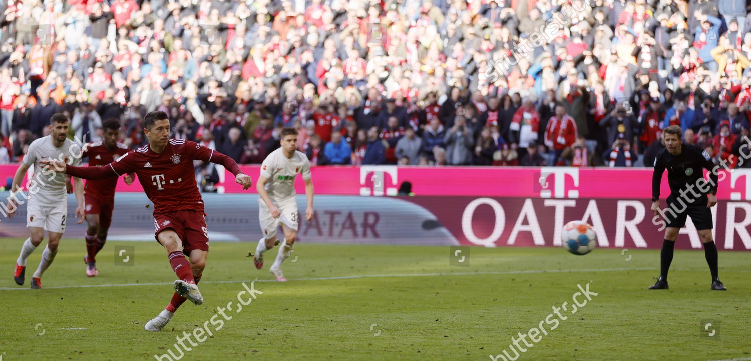 Munichs Robert Lewandowski Scores Penalty Editorial Stock Photo