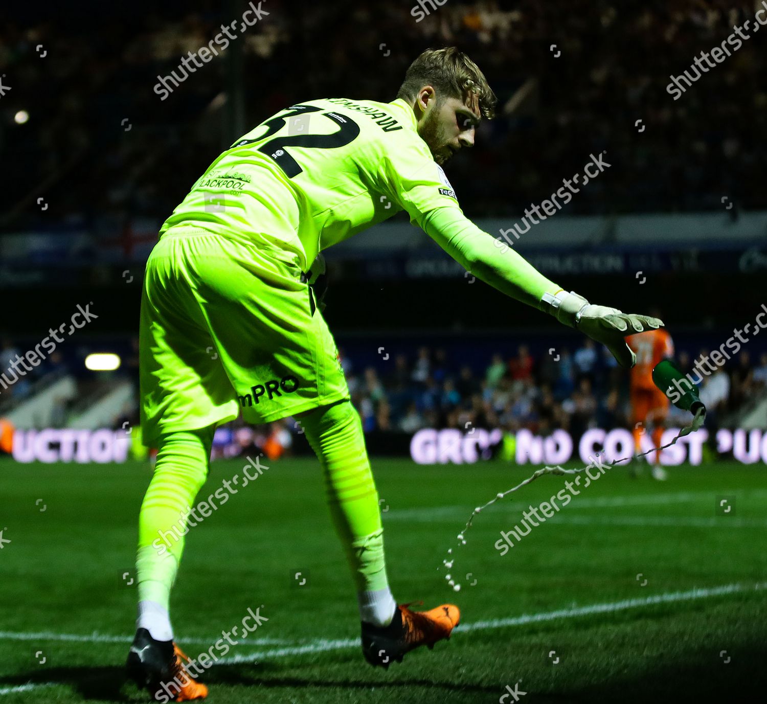 Blackpool Goalkeeper Daniel Grimshaw Throws Away Editorial Stock Photo