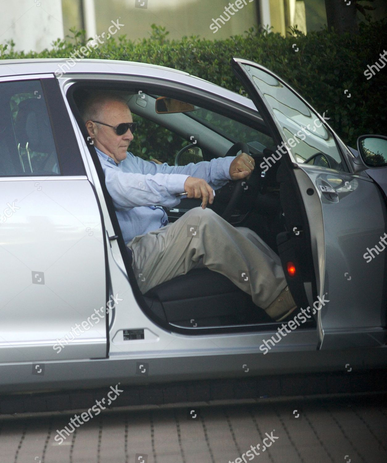 Photo of Anthony Hopkins  - car
