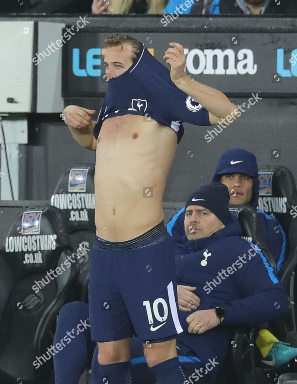 Topless Harry Kane Tottenham Hotspur Puts Editorial Stock Photo Stock Image Shutterstock