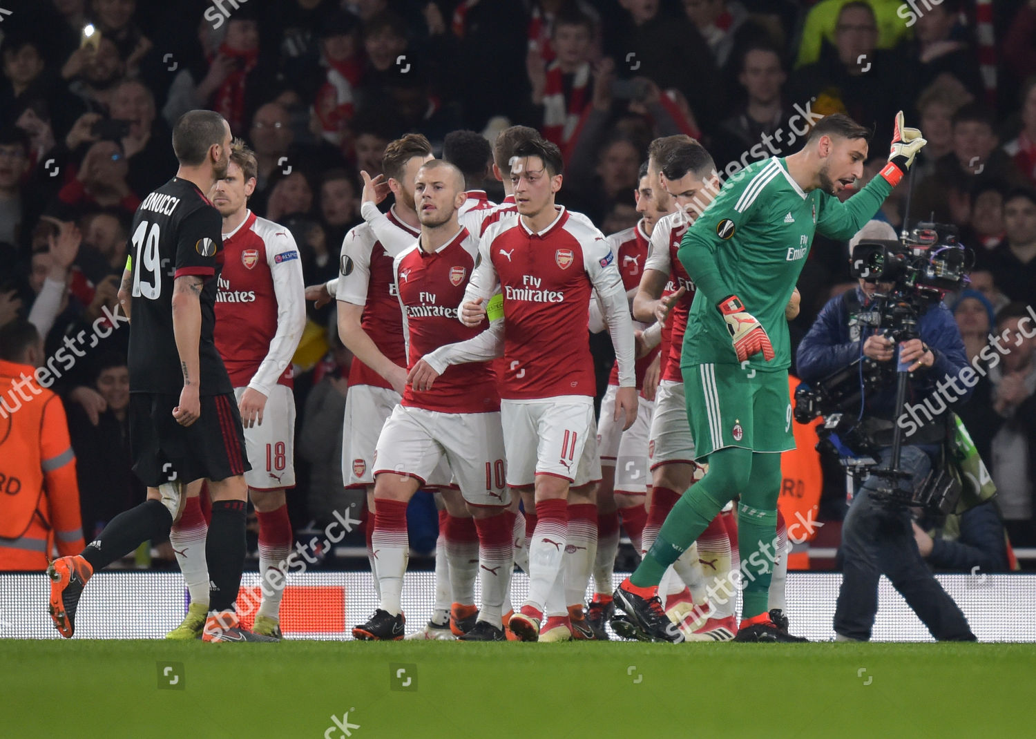 Ac Milan Goalkeeper Gianluigi Donnarumma Reacts Editorial Stock Photo