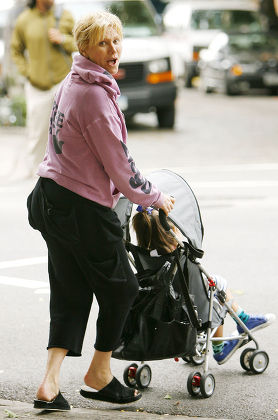 Deborah Lee out and about with her daughter, New York, America - 10 Sep 2009