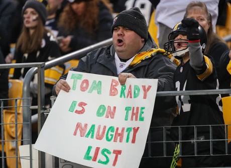 The Pittsburgh Steelers serenade fans with Christmas carols