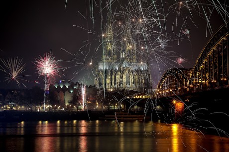 Fireworks Illuminate Sky Next Cologne Cathedral Editorial Stock Photo ...