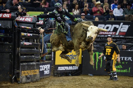 __COUNT__ imágenes de Professional Bull Riders Monster Energy Buck Off ...