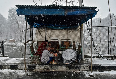 Kashmiri Residents Seen Gathered Around Fire Editorial Stock Photo ...