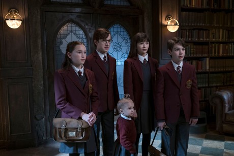 Avi Lake as Isadora Quagmire, Louis Hynes as Klaus Baudelaire, Presley Smith as Sunny Baudelaire, Malina Weissman as Violet Baudelaire and Dylan Kingwell as Quigley Quagmire