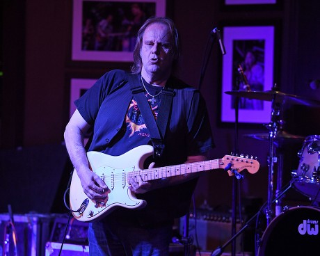 __COUNT__ Johnny Griparic in concert at The Funky Biscuit, Boca Raton ...