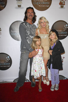 Famous Cupcakes Launch Party in Beverly Hills, Los Angeles, America - 07 Oct 2009