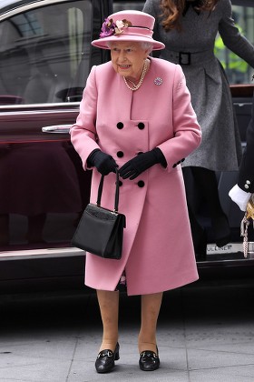 Queen Elizabeth II and Catherine Duchess of Cambridge visit King's College to Open Bush House, London, UK - 19 Mar 2019