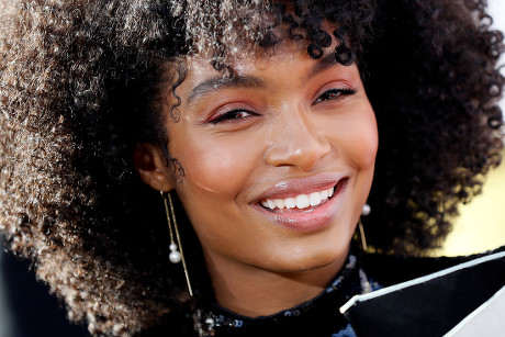 Yara Shahidi Poses Photographers Upon Her Editorial Stock Photo - Stock ...