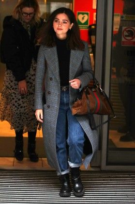 Jenna Coleman Leaving Bbc Radio 2 - Foto de stock de contenido