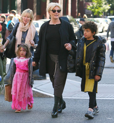 Hugh Jackman and  Deborra-Lee Furness out and about in New York, America - 25 Oct 2009