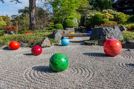 'Chihuly: Reflections on nature', Kew Gardens, London, UK - 11 Apr 2019