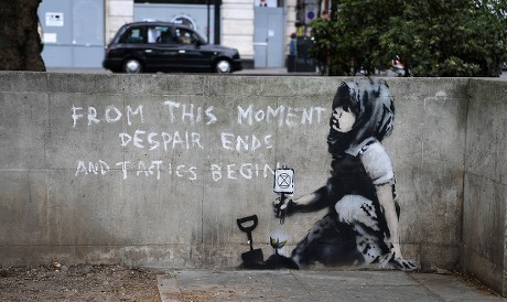 Allegedly new Banksy artwork in London, United Kingdom - 26 Apr 2019 ...