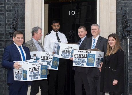 L_r - Andrew Brigden Mp Nigel Evans Mp David Churchill Daily Mail Reporter Andrew Rosindell Mp And Eleanor Hayward Daily Mail Reporter Hand Over Boxes Of 318 727 Signatures To 'make Blue Passports In Britain' At Number 10 Downing Street.