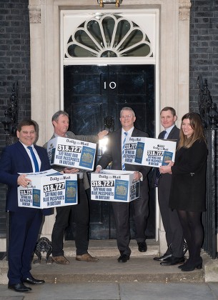 L_r - Andrew Brigden Mp Nigel Evans Mp Andrew Rosindell Mp David Churchill Daily Mail Reporter And Eleanor Hayward Daily Mail Reporter With Boxes Of 318 727 Signatures To 'make Blue Passports In Britain' To Be Handed In To Number 10 Downing Street.