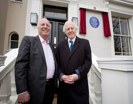 David Attenborough (right) Unveils An English Heritage Blue Plaque At 25 Addison Avenue W11 Commorating Hugh Carleton Greene Former Director- General Of The Bbc With Greg Dyke (left) Also A Former Director-general Of The Bbc.