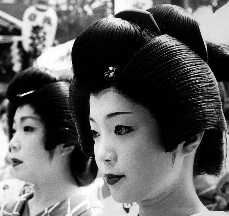 250 Geisha girls Stock Pictures, Editorial Images and Stock Photos ...