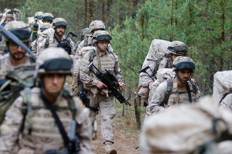 32 47th infantry troops Stock Pictures, Editorial Images and Stock