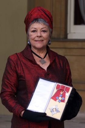 Dame Dorothy Tutin With Her Medal The Most Excellent Order Of The British Empire. Shakespearean Actress Dame Dorothy Tutin And Athlete Mary Peters At Buckingham Palace In London Thursday November 16 2000 After They Were Both Was Invested As A Dame Co