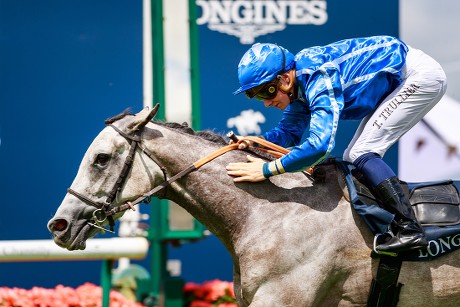 Espionne T Trullier Wins Prix Longines Foto de stock de contenido