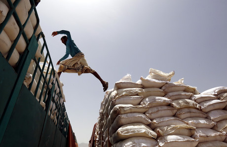 11 Carrying rations out Stock Pictures, Editorial Images and Stock ...