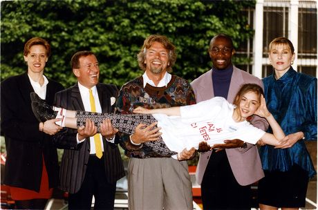 Businessman Richard Branson Pictured With Swimmer Sharron Davies And Athlete Derek Redmond At The Launch Of A New Charter Entitled 'children's Right To Freedom From Tobacco' The Charter Has Been Drawn Up By Leading Doctors Setting Out Ways Adults