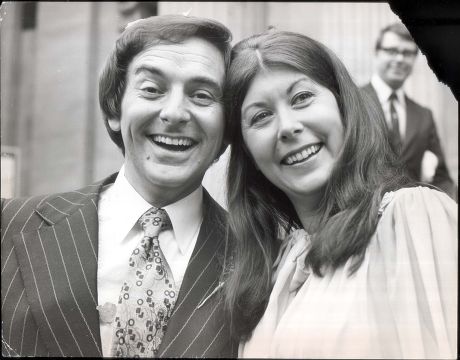 3,000 Bob monkhouse Stock Pictures, Editorial Images and Stock Photos ...