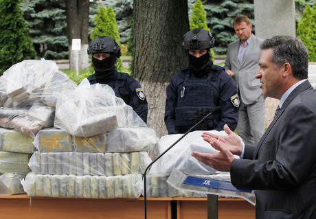 Authorities seize 400kg haul of cocaine, Kiev, Ukraine - 02 Jul 2019